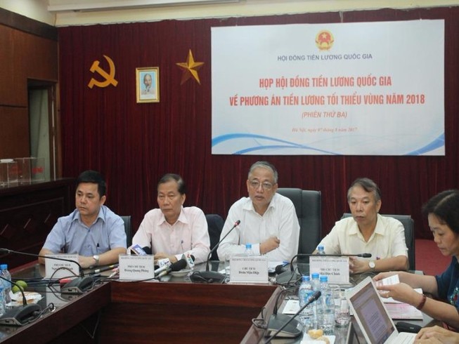 Năm 2018 sẽ tăng lương 230.000 đồng