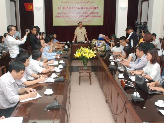 Thương binh giả, Bộ muốn mật, Chính phủ nói công khai