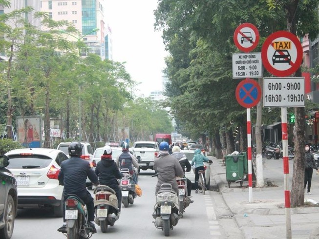 Uber: Cấm Uber, Grab không giải quyết được ùn tắc