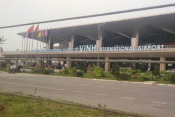 Để người tâm thần đột nhập máy bay, xử phạt 5 người