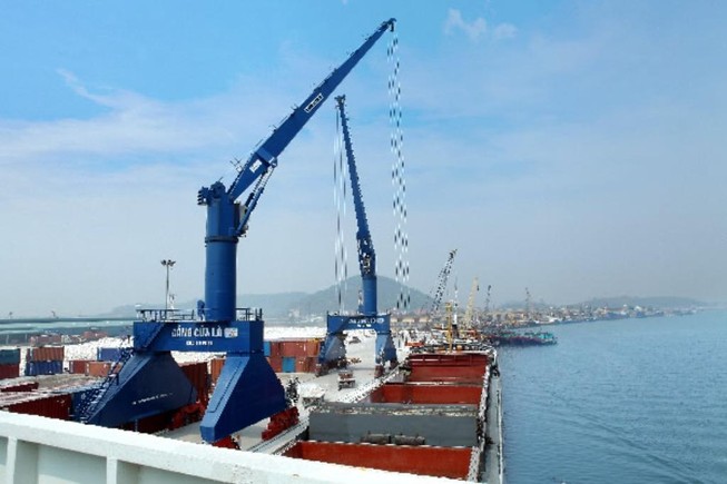 Bộ NN&PTNT phản đối nhận chìm chất nạo vét xuống biển Cửa Lò