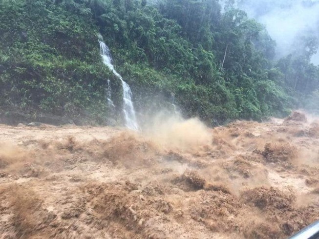 Mưa giông mạnh trên biển Đông, vùng núi khả năng có lũ quét