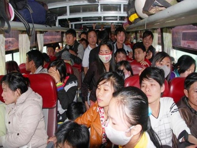 Các đầu số giúp dân phản ánh nhồi nhét, tăng giá vé dịp lễ