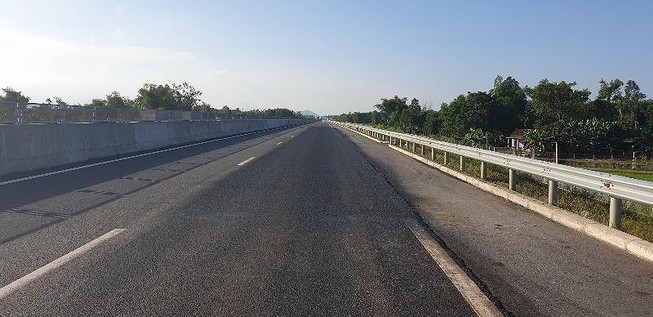 Cao tốc xuất hiện ổ gà: VEC kỷ luật hàng loạt tập thể, cá nhân