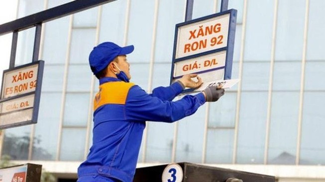 Chiều nay giá xăng dầu lại giảm