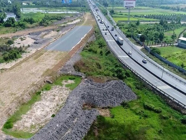 Nâng cấp nhiều dự án giao thông kết nối với ĐBSCL