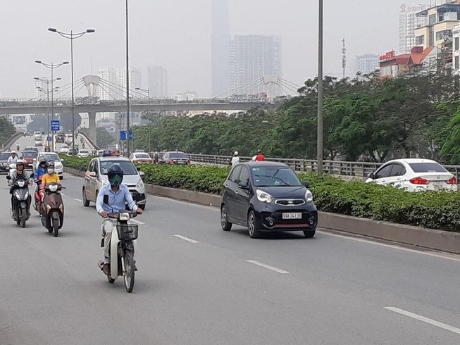 Đến lượt Bộ Tư pháp đề nghị bỏ quy định xe công nghệ gắn ‘mào’