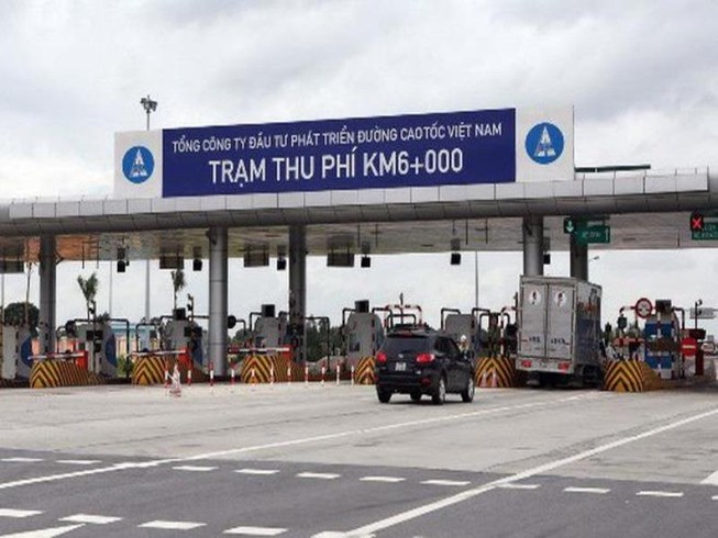 Sét đánh làm hỏng trạm thu phí BOT