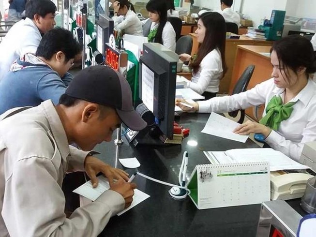 Đẩy mạnh chi trả chế độ bảo hiểm xã hội qua ngân hàng