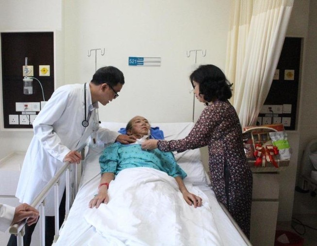Đi khám bệnh không cần phải mang thẻ bảo hiểm, giấy tờ