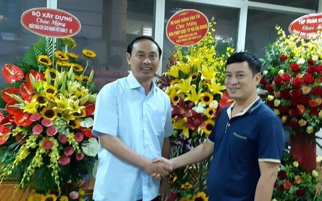 Bộ GTVT chúc mừng báo Pháp Luật TP.HCM dịp 21-6