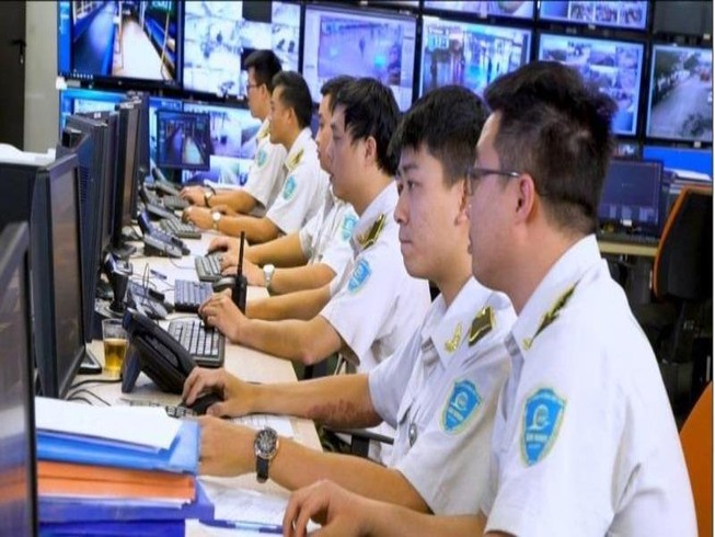 An ninh sân bay Nội Bài trả lại 49 triệu đồng cho khách