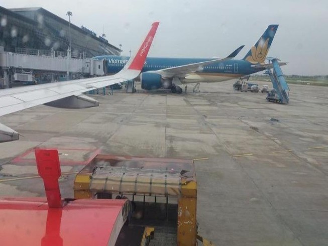 Máy bay đi nhầm vào đường lăn đang tạm dừng khai thác