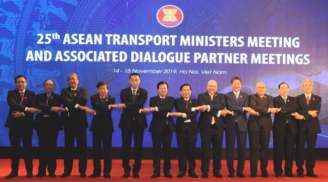 Bộ trưởng GTVT các nước ASEAN thống nhất kết nối hàng không