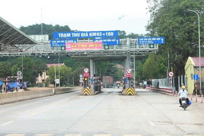 Phó Thủ tướng yêu cầu báo cáo về tiến độ thu phí không dừng