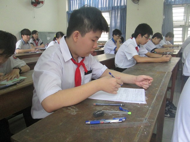 Chuyên Lê Hồng Phong và THPT Gia Định giữ kỷ lục đăng ký NV1 vào lớp 10