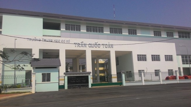 Trường THCS tiếp tục bị bỏ hoang chờ... học sinh