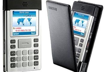 Một thí sinh bị đình chỉ vì mang máy tính giống điện thoại