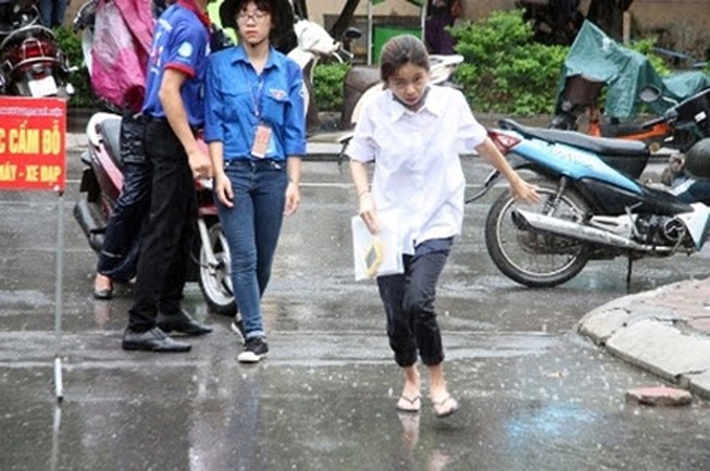 Khẩn cấp: Học sinh TP.HCM nghỉ học từ 12 giờ trưa nay