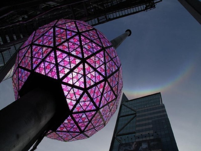 'Nụ hôn giao thừa' từ New York