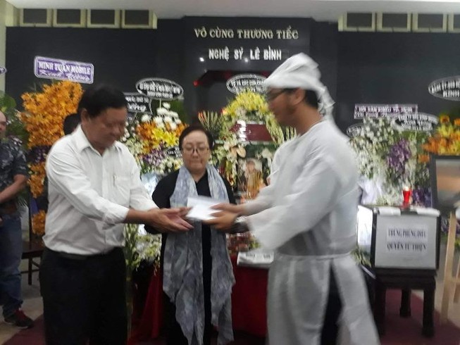 Gia đình nghệ sĩ Lê Bình chia sẻ mong muốn thực hiện di nguyện của ông