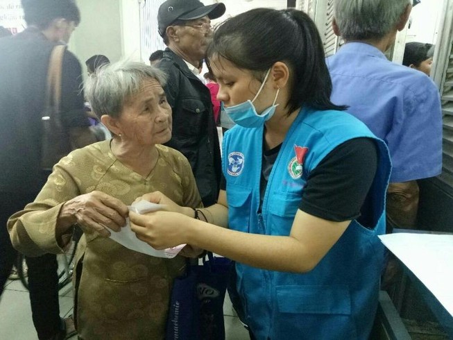 Đi bệnh viện giờ khỏi lo vì đã có người tiếp sức!