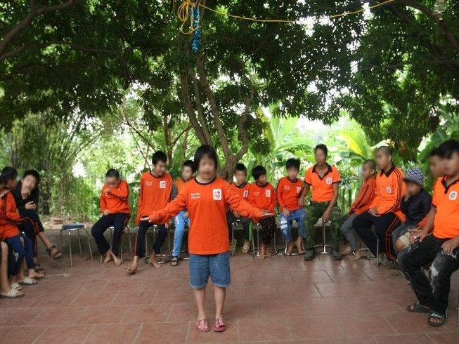 Trẻ tự kỷ là con người, phải được đối xử như con người
