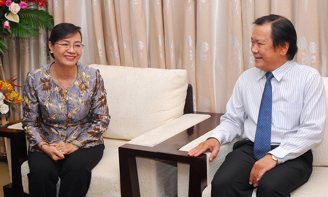Bà Nguyễn Thị Quyết Tâm thăm báo Pháp Luật TP.HCM