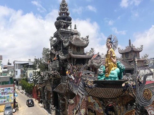 Chuyện về ngôi chùa 've chai' giữ nhiều kỷ lục ở Đà Lạt