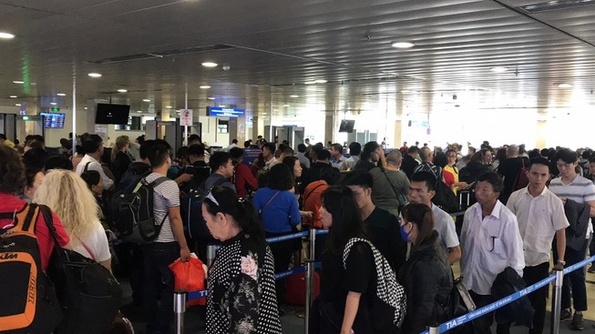 Sân bay Tân Sơn Nhất lắp camera chống trộm dịp Tết