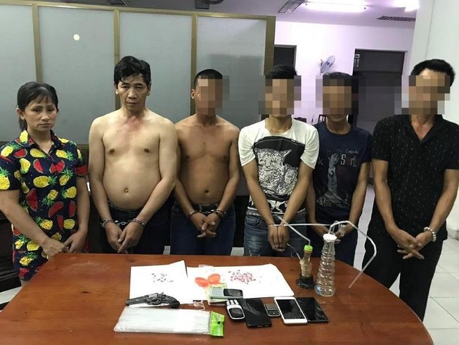 Tài xế thuê khách sạn gần Ngã tư ga để bán ma túy