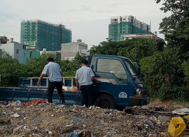 Thủ Đức: Kiểm điểm 3 nhân viên trật tự đô thị