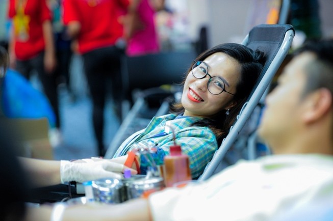 Tiếp lửa thanh xuân, chung dòng máu Việt