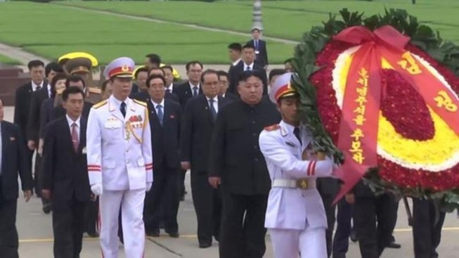 Hình ảnh Chủ tịch Kim Jong -un viếng Lăng Bác