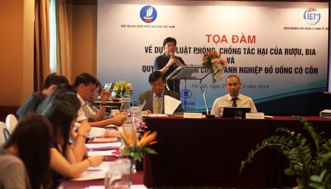Tranh luận về quảng cáo đối với rượu, bia