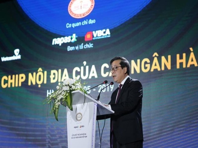 Đẩy nhanh quá trình chuyển đổi thẻ chip nội địa đúng lộ trình