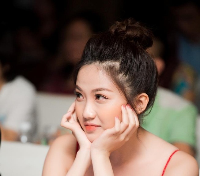 Nữ thủ khoa trường sân khấu điện ảnh gợi cảm trước phim mới