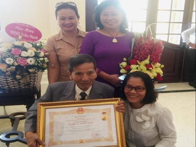 Nghệ sĩ Trần Hạnh, Minh Vương chia sẻ sau khi nhận danh hiệu