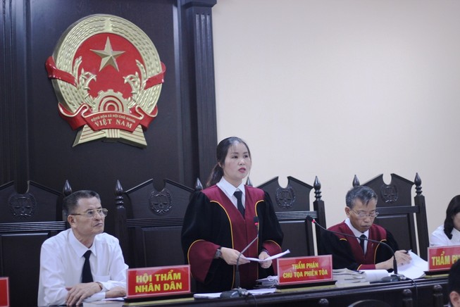 Đề nghị hoãn phiên tòa gian lận điểm thi ở Hà Giang