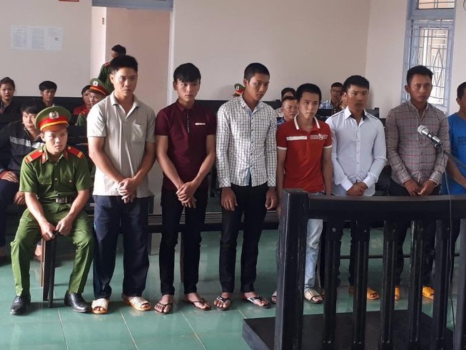 42 năm tù cho nhóm bảo vệ Công ty Long Sơn truy sát dân