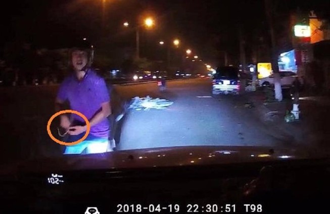 Bị mất dây chuyền vàng 70 triệu đồng trong lúc xô xát?