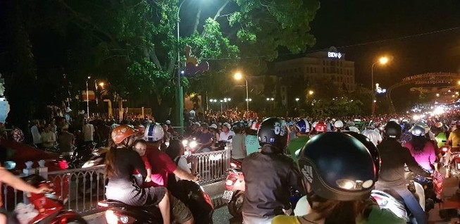 Nhóm người quá khích lại phá trụ sở tỉnh Bình Thuận