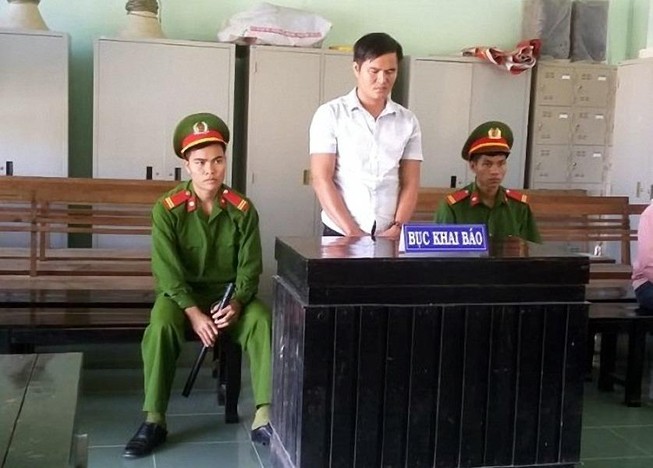 Tài xế gây tai nạn làm 16 bị người thương lãnh 18 tháng tù