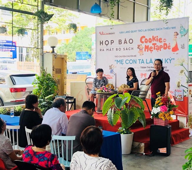 Cần chi vĩ đại, chỉ cần cùng con làm mọi điều con thích...