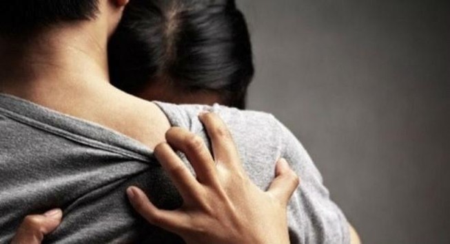 Quan hệ bất chính, chủ tịch HĐND TP Kon Tum bị cảnh cáo