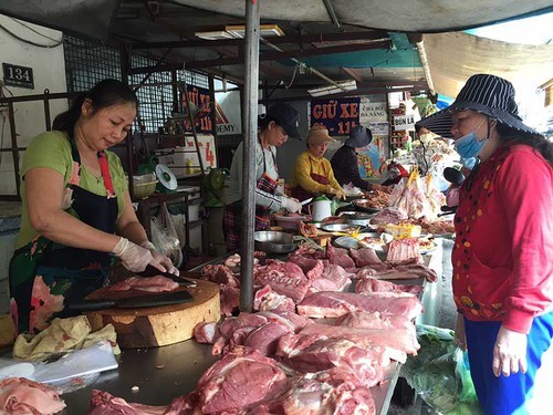 Trâu, cừu, gà... ‘giải cứu’ thiếu thịt heo