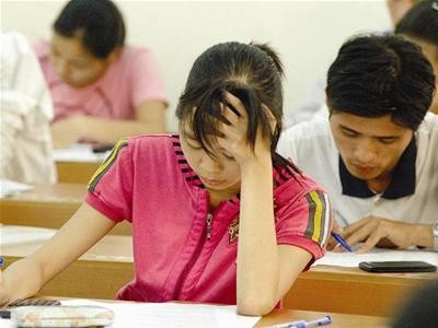 Sợ cắt thi đua