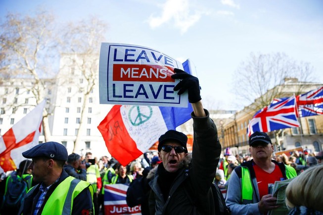 Nước Anh dự định trì hoãn Brexit đến khi nào?