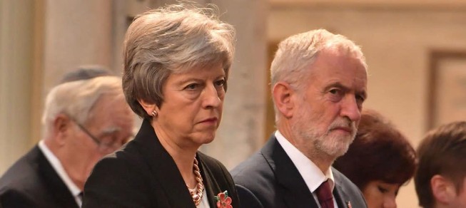 Ông Jeremy Corbyn và bà Theresa May. Ảnh: PA
