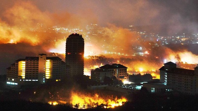 Đám cháy kinh hoàng ở tỉnh Gangwon, Hàn Quốc. Ảnh: GETTY